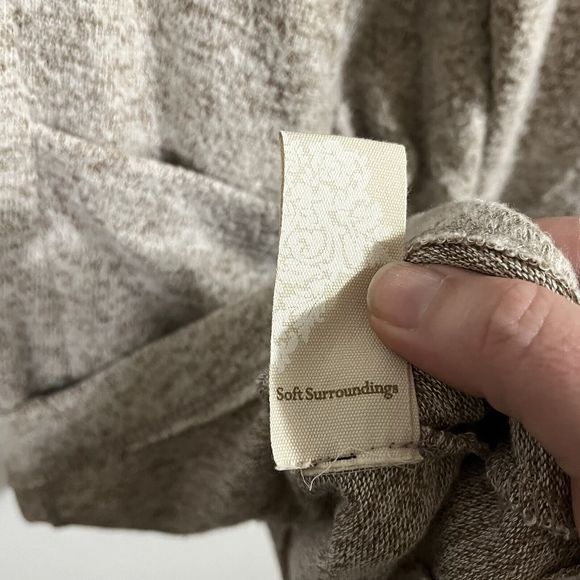 Soft Surroundings Round Neck Soft Front Pockets Womens L Long Sleeve Sweater - Picture 4 of 5